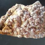 Fluorita
Pedrera Balmanya, Tossa de Mar, La Selva, Girona, Cataluña, España
10x6x3 cm
zonas recristalizadas mas blancas (Autor: Javier Rodriguez)
