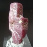 Corundum (variety ruby)
Luc Yen, Yen Bai, Vietnam
4,0 X 2,1 x 1,3 cm (Author: Jacquou HO)