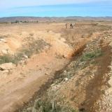 Esta rampa ha sido cegada con escombro hace solo 6 meses. Nos contaron que un muchacho se metió y murió ahogado. Hemos visto al menos 2 restos de planos inclinados de importancia (Autor: Gonzalo Garcia)