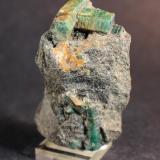 Beryl (var Emerald)
Carnaiba, Bahia, Brazil
6.2 x 4.0 cm (Author: Don Lum)