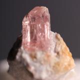 Topaz
Niyit near Passu, North of Skardu, Pakistan
27 x 25 mm
Pink Topaz (Author: Don Lum)