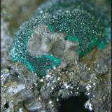 Pseudomalaquita - reichembachita y pirolusita
Mina El Novillero - Cheles - Badajoz - Extremadura - España
bola de 4 mm
pirolusita cristalizada (Autor: Mijeño)