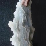 Heulandite on Chalcedony Stalactite
Jalgaon, Maharashtra, India
Chal 11 x 3 x 1,5, Heul 2,2 X 1,3 X 1,2 cm (Author: Jacquou HO)