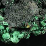 Cuprite and Malachite on Copper
Bisbee, Warren District, near Bisbee, Cochise County, Arizona, USA
23.8 x 19.1 x 15.3 cm
closeup (Author: GneissWare)