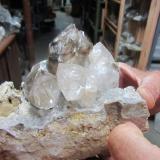 Quartz
Fonda, Mohawk County, New York, USA
Smokey and clear cluster to 13 cm. wide. (Author: vic rzonca)