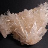 Calcite
Hunan Province, China
22.2 x 13 cm (Author: Don Lum)