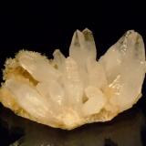 Quartz
Whangapoa Area, Coromandel Peninsular, New Zealand
7x5cm
Large quartz crystals on a bed of tiny quartz crystals.
Ex George Judge Collection (Author: Greg Lilly)
