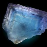 Fluorita
Geoda de Las Monjas, Mina La Viesca, Huergo, Zona minera de La Collada, Siero, Asturias, España
Cristal de 15x13cm
Zonado por retroiluminacion (Autor: Raul Vancouver)