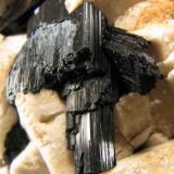 Arfvedsonita
Monte Malosa, Zomba, Malawi
66 x 47 x 45 mm.
Detalle (Autor: José Luis Zamora)