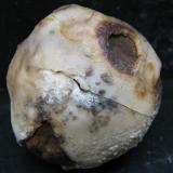 Cuarzo (calcedonia)
Artigas, Uruguay
59 x 52 x 52 mm. (Autor: José Luis Zamora)
