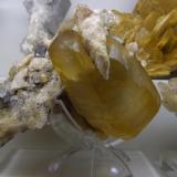 Calcita
Mina La Cuerre, Rionansa, Área minera La Florida, Sierra de Arnero, Cantabria, España
15x14x12 cm (Autor: jaume.vilalta)