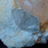 Berilo, MoscovitaGilgit District, Gilgit-Baltistan (Northern Areas), Pakistan6 x 3 cm. la pieza; 2 x 1,2 cm. el Berilo (Autor: javier ruiz martin)