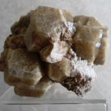 Grossular
Sierra de Cruces, Mun. de Sierra Mojada, Coahuila, México
78x70x75mm (Author: Carlos M.)