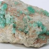 Fluorita<br />Pedrera Berta, Turó de Can Domènech, Serra de Roques Blanques, Sant Cugat del Vallès-El Papiol, Comarca Vallès Occidental / Baix Llobregat, Barcelona, Cataluña / Catalunya, España<br />125 x 75 x 63 mm<br /> (Autor: carles)