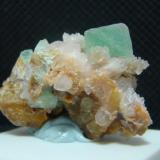 Fluorita
Mina Berta. El Papiol. Barcelona. Cataluña. España
4 cm (Autor: nimfiara)