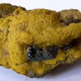 Pirolusita y limonita
Sierra de San Pedro, Cáceres, Extremadura, España
7 x 3,5 cm (Autor: Cristalino)