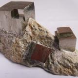 Pirita en matriz
Navajún, La Rioja, España
9,5 X 3,4 X 4 cm. (Autor: antoniopedro)