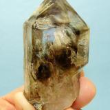 Smoky/amethyst quartz crystal
Brandberg, Namibia
96 x 46 x 33 mm
Same as above. (Author: Pierre Joubert)