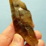 Smoky quartz
Blesberg, Northern Cape, SA.
93 x 32 x 23 mm (Author: Pierre Joubert)