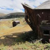 Looking back toward the cobbing shack and a wooden head frame in the distance. We are at about 10,000 feet. (Author: vic rzonca)