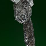Quartz, Calcite
Benchmark Quarry, St Johnsville, Montgomery Co., New York
5.4 x 1.9 cm (Author: am mizunaka)
