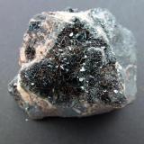 Hematites con pequeños cristales de CuarzoMansilla de la Sierra, Comarca Anguiano, La Rioja, Spain6 x 6 cm. (Autor: javier ruiz martin)