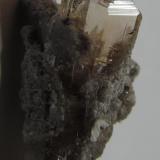 Topacio
Thomas Range, Juab County, Utah, Estados Unidos
1’5 x 1 cm. la pieza entera; cristal de 4 x 3 mm. el romboide de la base x 7 mm. de altura (Autor: prcantos)