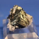Hematite, Quartz
Rio Marina, Isola d’Elba, Italy
3.3 x 2.7 x 2 cm (Author: Don Lum)