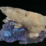 Calcite, Fluorite
Hardin Co., Illinois, USA
6.7 x 4.1 x 4.0 cm (Author: am mizunaka)