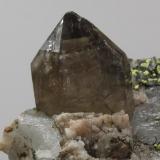 Smoky Quartz + Microcline
Ben a&rsquo; Bhuird, Cairngorm Mountains, Grampian Region, Scotland, UK
2cm crystal
Close-up of the above specimen. (Author: Mike Wood)