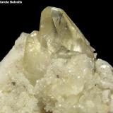 Calcita, dolomita<br />Zona minera de La Florida, Herrería-Valdáliga-Rionansa, Comarca Costa Occidental/Saja-Nansa, Cantabria, España<br />Cristal mayor 2,7 × 1,4 cm<br /> (Autor: Frederic Varela)