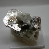 Zinnwaldita
Mina Aldeia do Eme, Prospección Ze Pinto, Aldeia, Conselheiro Pena, Doce Valley, Minas Gerais, Brasil
43mm - 29mm - 30mm
Mica (zinnwaldita) (Autor: Pedro Naranjo)