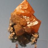 Scheelite
Mt. Xuebaoding, Huya, Pingwu District, Sichuan Province, China
6 x 4 x 4 cm (Author: Don Lum)