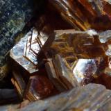 Fuorapatito, Moscovita
Prospección Zé Pinto, Aldeia, Conselheiro Pena, Doce Valley, Minas Gerais, Brasil
4 x 4 cm.

Detalle (Autor: javier ruiz martin)