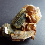 Fuorapatito, Moscovita
Prospección Zé Pinto, Aldeia, Conselheiro Pena, Doce Valley, Minas Gerais, Brasil
4 x 4 cm. (Autor: javier ruiz martin)