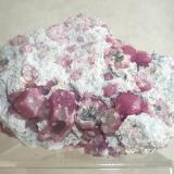 Grossular (var. Rosolite) raspberry
Sierra de Cruces (near Hércules), Mun. de Sierra Mojada, Coahuila, México
105x68x75mm
 (Author: Carlos M.)