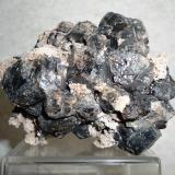 Grossular (dark brown)
Sierra de Cruces (near Hércules), Mun. de Sierra Mojada, Coahuila, México
88x72x68mm (Author: Carlos M.)