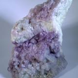 Fluorita
Mina Maria Magdalena, Font del Metge, Ulldemolins, Priorat, Tarragona, Catalunya, España
8 x 8 x 11 cm (Autor: Joan Niella)