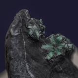 Beryl (var emerald)
Peña Blanca Mine, Mun. de San Pablo de Borbur, Boyacá Department, Colombia
Specimen size: 3.1 x 2.4 cm. 
End View (Author: am mizunaka)