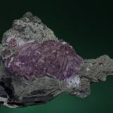 Quartz (var amethyst)
Karur District, Tamil Nadu, India
12.8 cm x 10.8 cm x 2.8 cm (Author: am mizunaka)
