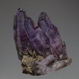 Quartz (var amethyst)
Amatitlán, Mun. de Zumpango del Rio, Guerrero, Mexico
5.4 x 6.5 cm (Author: am mizunaka)