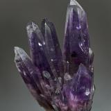 Quartz (var  amethyst)
Amatitlán Mine, Amatitlán, Mun. de Zumpango del Rio, Guerrero, Mexico
9.0 x 5.0 cm (Author: am mizunaka)