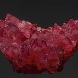 Rhodochrosite
N&rsquo;Chwaning Mines, Kuruman, Kalahari manganese field, Northern Cape Province, South Africa
4.1 x 2.5 cm
Cluster of rhodochrosite with some crystals having distinct phantoms. (Author: am mizunaka)