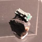 Beryl var emerald
Peña Blanca Mine, Municipio de San Pablo de Borbur, Vasquez-Yacopí, Boyacá, Colombia
21 x 14 mm (Author: Don Lum)