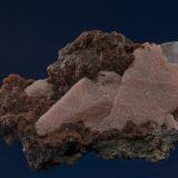 Rhodochrosite, Calcite, Caryopilite
Wessels Mine, Hotazel, Kalahari manganese field, Northern Cape Province, South Africa
5.8 x 3.8 cm (Author: am mizunaka)