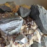 Esfalerita<br />Zona Minera Áliva, Camaleño, Comarca Liébana, Cantabria, España<br />5 x 4,5 x 3 cm.<br /> (Autor: Felipe Abolafia)