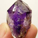 Quartz variety amethyst
Brandberg Area, Erongo, Namibia
40 x 26 x 15 mm
Same as above. (Author: Pierre Joubert)