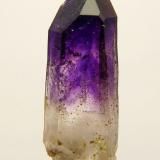 Quartz variety amethyst.
Brandberg Area, Erongo, Namibia
31 x 10 x 08 mm (Author: Pierre Joubert)