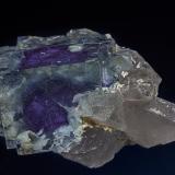 Fluorite, Quartz
Dayu Co., Ganzhou Prefecture, Jiangxi Province, China
5.4 x 3.9 x 3.2 cm (Author: am mizunaka)