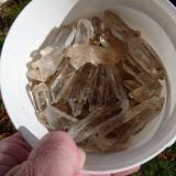 Quartz ready for the acid bath. (Author: Pierre Joubert)